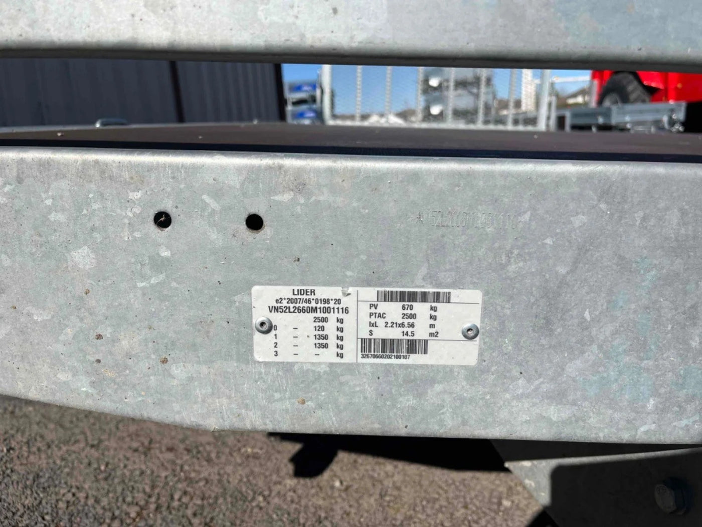 Remorque Voiture Lider 32670 – PTAC 2500 kg – 506 x 215 cm – Double Essieu – Basculement Hydraulique – Roue de Secours